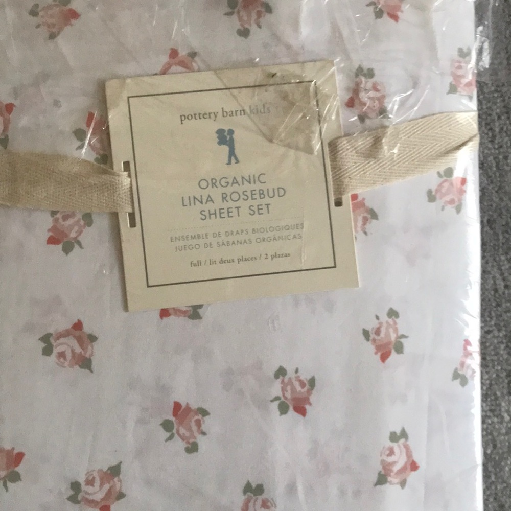 Organic pottery barn kids LINA Rosebud full sheet